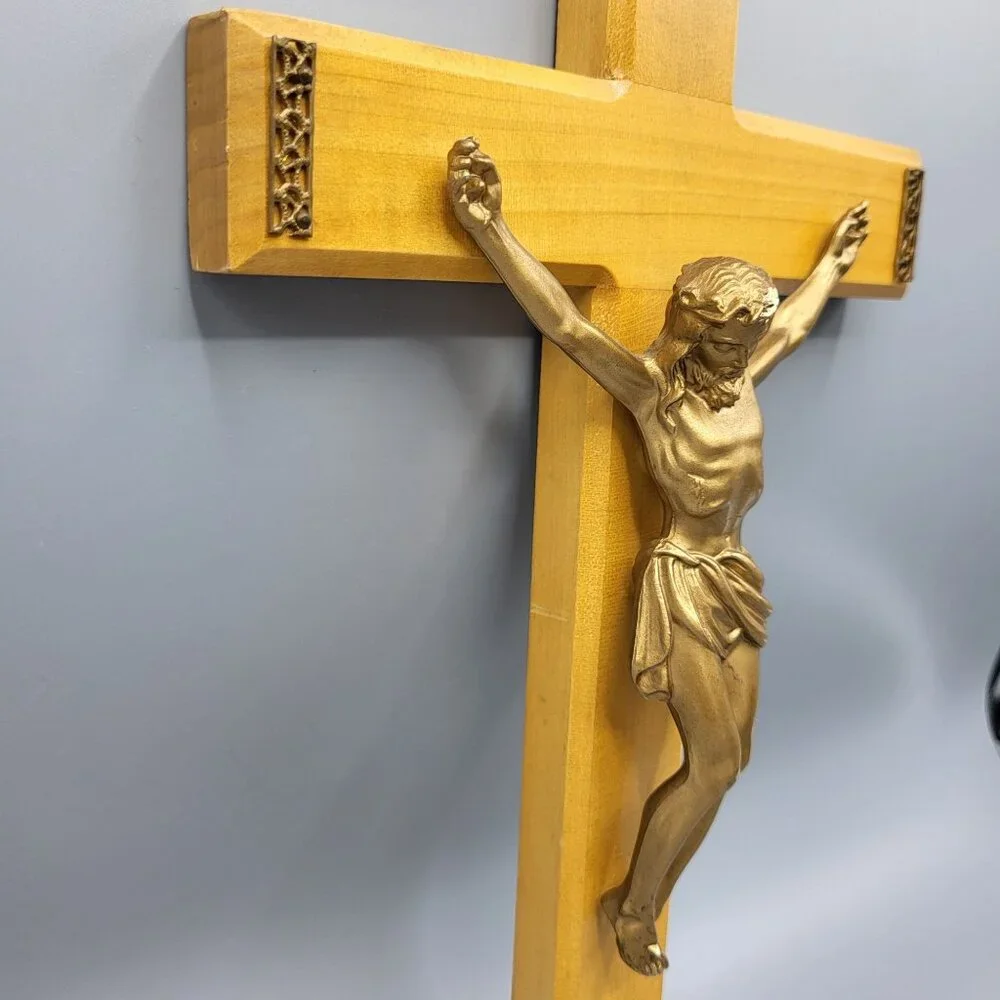 Vtg MCM Wooden Wall Cross Jesus Christ Figure Catholic Religious 12